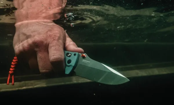 Benchmade 18060 Adira veitsi| Kalapuukot Ja -veitset