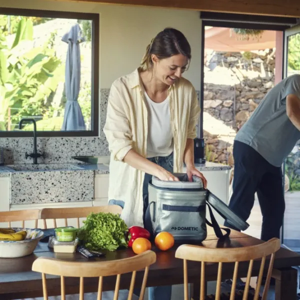 Dometic Portable Gear Storage 20L Insulation eristävä lisäosa säilytyspussiin, tummanharmaa| Olkalaukut