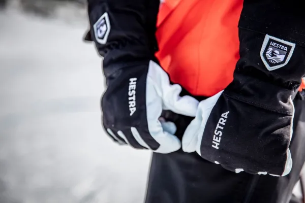 Hestra Heli Ski -naisten hanskat (Black/Off White)| Käsineet/Hanskat