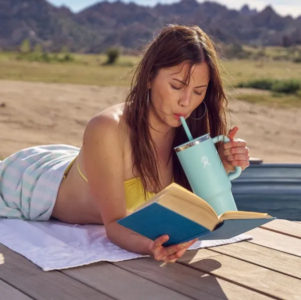 HydroFlask Eristetyt Juomapullot^All Around Travel Tumbler matkamuki, 946ml, harmaa