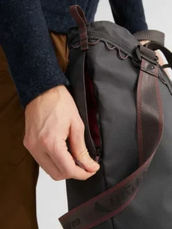 Klättermusen Olkalaukut^Baggi Bag 22 L Raven