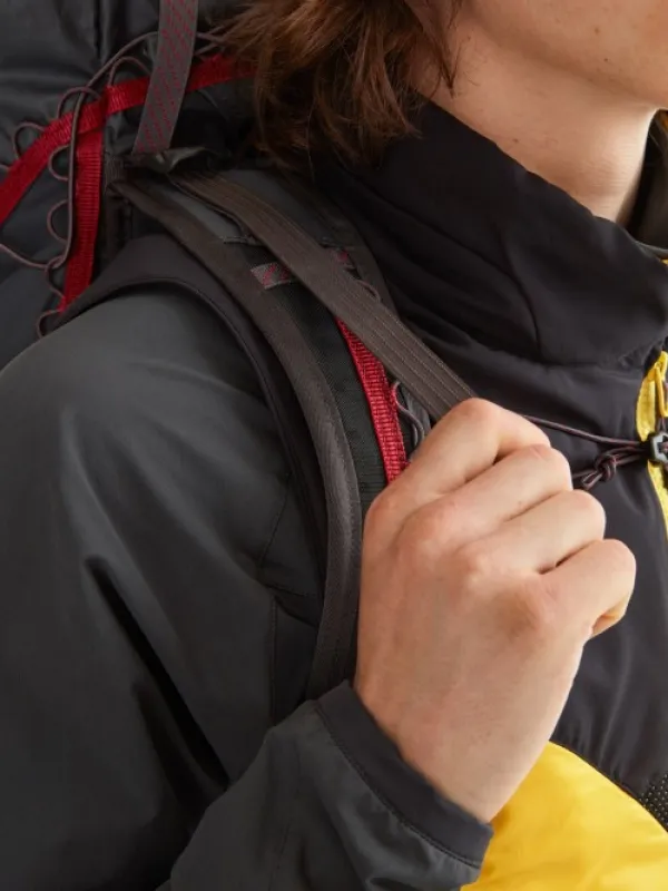 Klättermusen Raido 2.0 Backpack reppu, 38L, mustaharmaa| Reput Ja Rinkat