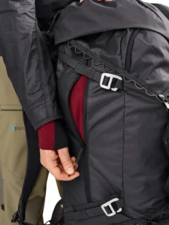 Klättermusen Reput Ja Rinkat^Trud Backpack reppu, 44L, mustaharmaa