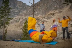 Marmot Never Summer Long -18°C Solar/Red Sun Unisex| Makuupussit/Kolmen Vuodenajan Makuupussit