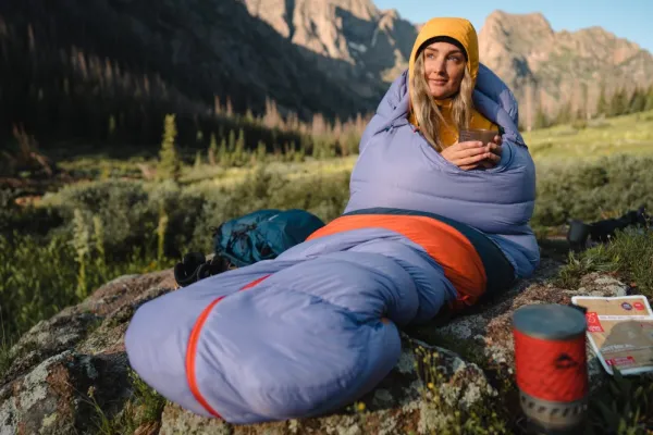 Marmot Teton naisten untuvamakuupussi Paisley Purple/Arctic Navy| Makuupussit/Kolmen Vuodenajan Makuupussit