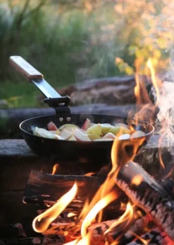 Muurikka Paistinpannu Taittuva Varsi Hiiliteräs 24 cm| Avotulelle