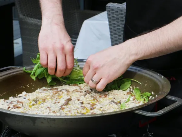 Muurikka wokpannu jaloilla, 43 cm| Avotulelle