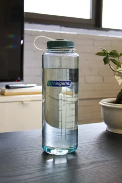 Nalgene ympäristöystävällinen pullo, 1,4 L, vaaleaturkoosi| Juomapullot