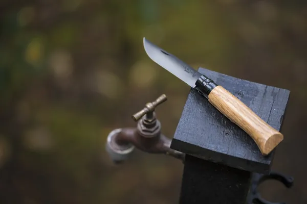 Opinel Puukot^Luxury Black Oak Edition No8 Black Oak 8,5 cm taittoveitsi