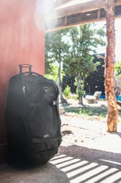 Osprey Sojourn Shuttle 100 matkalaukku, musta| Matkalaukut