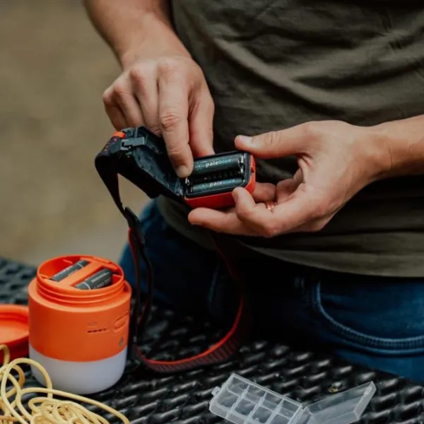 Pale Blue Li-Ion ladattavat AAA-paristot, 4 kpl| Paristot, Laturit Ja Vara-akut