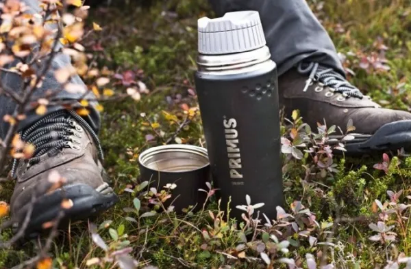 Primus TrailBreak Vacuum Bottle -termospullo, 0,75 l, musta| Termospullot