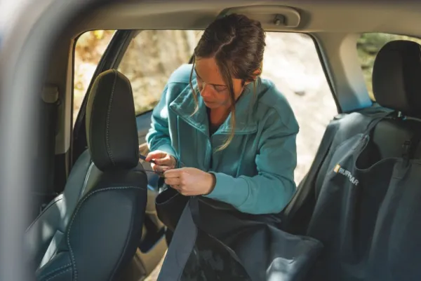 RuffWear Kuljetushäkit Ja Matkustustarvikkeet^The Dirtbag Seat Cover autosuoja, Basalt Gray