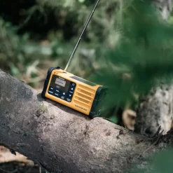 Sangean MMR88 DAB hätäradio kammella, keltainen| Ensiapu Ja Turvallisuus